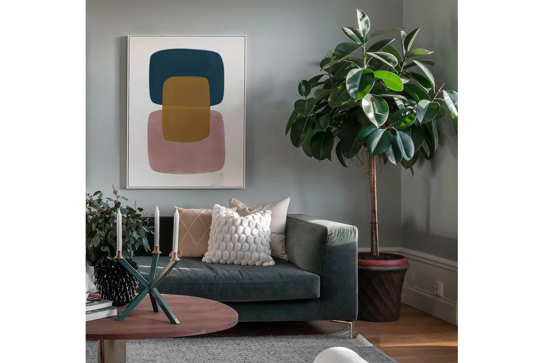 Poster&Frameは、2018年に設立されたスカンジナビアのデザインウェブショップです。新しい会社ですが過去6年間、デンマークのデザイン、広告、およびデザイン業界で懸命に取り組んできた経験豊富なチームメンバーで構成され、500人以上の国内および国際的なアーティストによるオリジナルアート作品を提供しています。