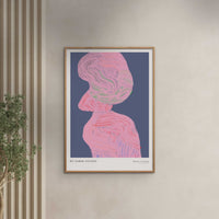 Poster & Frame(ポスター アンド フレーム)は、デンマーク・コペンハーゲン発のポスターブランドで、北欧デザインに特化した高品質なアートポスターを展開しています。抽象アートや幾何学模様、タイポグラフィ、写真アートなど、国内外の優れたアーティストの作品を厳選。洗練されたミニマルデザインで、現代の多様なインテリアスタイルに調和するアイテムを提案しています。使用する用紙とインクは環境に配慮した素材を採用し、サステナブルなものづくりを実現。モダン、北欧ナチュラルなどの空間に自然と馴染み、リビング、寝室、玄関、カフェ、オフィス、書斎など、あらゆる場所で壁掛けアートとして活躍します。北欧ポスター、アートプリント、インテリアアート、デンマークデザイン、ギャラリーウォールなどに関心のある方に最適な、空間に静けさと個性をもたらすプロフェッショナルなポスターコレクションです。