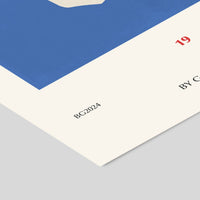 Poster & Frame(ポスター アンド フレーム)は、デンマーク・コペンハーゲン発のポスターブランドで、北欧デザインに特化した高品質なアートポスターを展開しています。抽象アートや幾何学模様、タイポグラフィ、写真アートなど、国内外の優れたアーティストの作品を厳選。洗練されたミニマルデザインで、現代の多様なインテリアスタイルに調和するアイテムを提案しています。使用する用紙とインクは環境に配慮した素材を採用し、サステナブルなものづくりを実現。モダン、北欧ナチュラルなどの空間に自然と馴染み、リビング、寝室、玄関、カフェ、オフィス、書斎など、あらゆる場所で壁掛けアートとして活躍します。北欧ポスター、アートプリント、インテリアアート、デンマークデザイン、ギャラリーウォールなどに関心のある方に最適な、空間に静けさと個性をもたらすプロフェッショナルなポスターコレクションです。