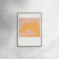 Poster & Frame(ポスター アンド フレーム)は、デンマーク・コペンハーゲン発のポスターブランドで、北欧デザインに特化した高品質なアートポスターを展開しています。抽象アートや幾何学模様、タイポグラフィ、写真アートなど、国内外の優れたアーティストの作品を厳選。洗練されたミニマルデザインで、現代の多様なインテリアスタイルに調和するアイテムを提案しています。使用する用紙とインクは環境に配慮した素材を採用し、サステナブルなものづくりを実現。モダン、北欧ナチュラルなどの空間に自然と馴染み、リビング、寝室、玄関、カフェ、オフィス、書斎など、あらゆる場所で壁掛けアートとして活躍します。北欧ポスター、アートプリント、インテリアアート、デンマークデザイン、ギャラリーウォールなどに関心のある方に最適な、空間に静けさと個性をもたらすプロフェッショナルなポスターコレクションです。