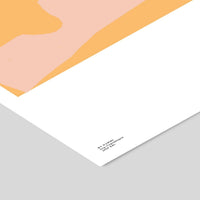 Poster & Frame(ポスター アンド フレーム)は、デンマーク・コペンハーゲン発のポスターブランドで、北欧デザインに特化した高品質なアートポスターを展開しています。抽象アートや幾何学模様、タイポグラフィ、写真アートなど、国内外の優れたアーティストの作品を厳選。洗練されたミニマルデザインで、現代の多様なインテリアスタイルに調和するアイテムを提案しています。使用する用紙とインクは環境に配慮した素材を採用し、サステナブルなものづくりを実現。モダン、北欧ナチュラルなどの空間に自然と馴染み、リビング、寝室、玄関、カフェ、オフィス、書斎など、あらゆる場所で壁掛けアートとして活躍します。北欧ポスター、アートプリント、インテリアアート、デンマークデザイン、ギャラリーウォールなどに関心のある方に最適な、空間に静けさと個性をもたらすプロフェッショナルなポスターコレクションです。