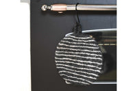 Storefactoryはスウェーデンのインテリアブランドです。彼らのデザインは商品ラインナップをみても分かるようにクリーンでミニマルな代表的なスカンジナビアンデザインであるのが特長です。