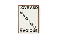 HOTELMAGIQUEはMilouNeelenによって生み出されたブランドです。彼女はフリーランスの仕事を経て、ファッションブランド、スコッチ&ソーダに3年間勤務し、グラフィックデザインの経験を積み、多くのコレクションのプリントやパターンをデザインしました。そして、2013年より独立して活動します。パリのアパートメントからアメリカーナモーテル、ウェスアンダーソンまでレトロなインスピレーションを得たこれらのグラフィックプリントは、シンプルでありながら美しいデザインです。