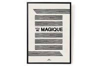 HOTELMAGIQUEはMilouNeelenによって生み出されたブランドです。彼女はフリーランスの仕事を経て、ファッションブランド、スコッチ&ソーダに3年間勤務し、グラフィックデザインの経験を積み、多くのコレクションのプリントやパターンをデザインしました。そして、2013年より独立して活動します。パリのアパートメントからアメリカーナモーテル、ウェスアンダーソンまでレトロなインスピレーションを得たこれらのグラフィックプリントは、シンプルでありながら美しいデザインです。