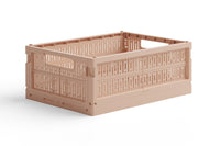 made crateはデンマークのブランドです。100%リサイクルされた環境にやさしいプラスチック廃棄物から作られた折りたたみ箱を製造しています。3つの異なるサイズの箱は積み重ねることができ、無限の創造的な組み合わせが可能になります。またカラーリングが非常にユニークでよくあるシンプルな単色とは違い、北欧らしい優しいペールトーンが独特で印象的です。