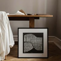 スカンジナビアのクラフトマンシップにインスパイアされた、北欧デザインの美学が息づく天然木製ポスターフレーム。スリムなフォルムがアートや写真をすっきりと引き立てつつ、空間に落ち着きと上質さを添えます。自然な表情が感じられるフレームは、ナチュラルでありながら現代的な雰囲気も演出。金属製ハンガー付きで縦横どちらでも壁掛け可能です。自然素材ならではの豊かな質感とやさしい風合いは、北欧諸国でも広く親しまれ、ミニマルやナチュラルテイストのインテリアに自然に調和します。本商品は低反射アクリル板を使用しており、片面は低反射加工、もう片面は通常アクリルです。お好みでどちらの面も使用可能ですが、通常面もやや暗く見える場合があります。ポスターの色味や鮮明さを重視される方は、低反射タイプでない製品をおすすめします。