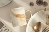 穏やかで、リラックスした雰囲気を漂わせる『Luca (ルカ)』シリーズ。ストンと飾らないシンプルな形状で、ゆったりと空間美をお愉しみいただけます。時間にも空間にもゆとりを持って、贅沢な大人なひとときを。大理石のような真っ白で艷やかな釉薬に、ゆらゆらと揺れ交じるマーブル柄が美しい。