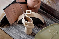 Bloomingvilleは、2000年にデンマークで設立されました。たった2名でスタートした会社は今ではヨーロッパ内40名を超える従業員と、40を超える代理店にまで成長しました。Bloomingvilleの空想的なデザインの製品は全て会社の専属デザイナーによって開発されています。フランスのブロカントに影響を受け、ノスタルジックなスカンジナビアデザインと最新のデザインを融合させたユニークなデザインに仕上がっています。