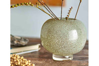 Bloomingvilleは、2000年にデンマークで設立されました。たった2名でスタートした会社は今ではヨーロッパ内40名を超える従業員と、40を超える代理店にまで成長しました。Bloomingvilleの空想的なデザインの製品は全て会社の専属デザイナーによって開発されています。フランスのブロカントに影響を受け、ノスタルジックなスカンジナビアデザインと最新のデザインを融合させたユニークなデザインに仕上がっています。