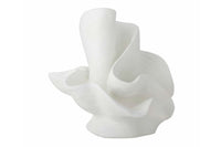 Bloomingvilleは、2000年にデンマークで設立されました。たった2名でスタートした会社は今ではヨーロッパ内40名を超える従業員と、40を超える代理店にまで成長しました。Bloomingvilleの空想的なデザインの製品は全て会社の専属デザイナーによって開発されています。フランスのブロカントに影響を受け、ノスタルジックなスカンジナビアデザインと最新のデザインを融合させたユニークなデザインに仕上がっています。