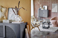 Bloomingvilleは、2000年にデンマークで設立されました。たった2名でスタートした会社は今ではヨーロッパ内40名を超える従業員と、40を超える代理店にまで成長しました。Bloomingvilleの空想的なデザインの製品は全て会社の専属デザイナーによって開発されています。フランスのブロカントに影響を受け、ノスタルジックなスカンジナビアデザインと最新のデザインを融合させたユニークなデザインに仕上がっています。