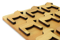 ダーラナホースの並んだ鍋敷きです。スウェーデンでは幸せを呼ぶといわれているダーラナホース。鍋敷きとしてはもちろんですが、使わない時には立てかけておいても綺麗に整列したダーラナホースが絵になりそうです。