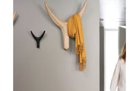 EKTAは、北欧デザインの伝統を受け継いだデンマークのデザインブランドです(2022年より、byWirthブランドはEKTALivingブランドの傘下になりました)。彼らは本当に美しいデザインは機械ではなく手作業で作られるべきと考え、熟練した職人によってそれぞれの作品を製造しています。