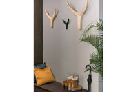 EKTAは、北欧デザインの伝統を受け継いだデンマークのデザインブランドです(2022年より、byWirthブランドはEKTALivingブランドの傘下になりました)。彼らは本当に美しいデザインは機械ではなく手作業で作られるべきと考え、熟練した職人によってそれぞれの作品を製造しています。