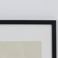 The Poster Club(ポスタークラブ)は、デンマーク・コペンハーゲンを拠点とするオンラインショップで、北欧デザインの高品質なポスターやアートプリントを専門に取り扱っています。新進気鋭の若手アーティストから世界的に活躍する作家まで、多彩なラインナップが魅力。北欧のライフスタイル、ファッション、インテリアデザインのトレンドを取り入れたミニマルで洗練された作品は、シンプルで上質な空間に自然と溶け込みます。ナチュラルインテリアや韓国風の部屋づくり、和モダンテイストにも調和し、アートを取り入れた暮らしを提案。世界中のインテリア雑誌やデザインメディアにも多数掲載されており、感度の高いユーザーからも厚い信頼を集めています。The Poster Clubは、アートプリントを通して日常に美とインスピレーションを届ける、北欧インテリア好きにおすすめのブランドです。