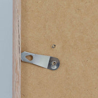 The Poster Club(ポスタークラブ)は、デンマーク・コペンハーゲンを拠点とするオンラインショップで、北欧デザインの高品質なポスターやアートプリントを専門に取り扱っています。新進気鋭の若手アーティストから世界的に活躍する作家まで、多彩なラインナップが魅力。北欧のライフスタイル、ファッション、インテリアデザインのトレンドを取り入れたミニマルで洗練された作品は、シンプルで上質な空間に自然と溶け込みます。ナチュラルインテリアや韓国風の部屋づくり、和モダンテイストにも調和し、アートを取り入れた暮らしを提案。世界中のインテリア雑誌やデザインメディアにも多数掲載されており、感度の高いユーザーからも厚い信頼を集めています。The Poster Clubは、アートプリントを通して日常に美とインスピレーションを届ける、北欧インテリア好きにおすすめのブランドです。