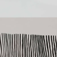 The Poster Club(ポスタークラブ)は、デンマーク・コペンハーゲンを拠点とするオンラインショップで、北欧デザインの高品質なポスターやアートプリントを専門に取り扱っています。新進気鋭の若手アーティストから世界的に活躍する作家まで、多彩なラインナップが魅力。北欧のライフスタイル、ファッション、インテリアデザインのトレンドを取り入れたミニマルで洗練された作品は、シンプルで上質な空間に自然と溶け込みます。ナチュラルインテリアや韓国風の部屋づくり、和モダンテイストにも調和し、アートを取り入れた暮らしを提案。世界中のインテリア雑誌やデザインメディアにも多数掲載されており、感度の高いユーザーからも厚い信頼を集めています。The Poster Clubは、アートプリントを通して日常に美とインスピレーションを届ける、北欧インテリア好きにおすすめのブランドです。