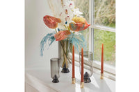 AYTMはGran Living ApSから派生したブランドです。Gran Livingは2004年にPerとKathrine Gran Hartvigsenによって設立されました。Gran Livingは主に北欧諸国の高級チェーン向けに製品を提供しており、デザインはもちろん、品質の細部にも最大限の注意を払って設計され、開発されています。