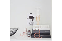 My Deer Art Shopは、「日常に、ほんの少しの物語を。」をコンセプトに、アートの持つ癒しと温もりを暮らしに届けるブランドです。愛らしい動物たちや幻想的な風景、心に残る言葉をモチーフに、イラストレーションやアートポスター、雑貨を展開。特に“鹿(Deer)”をブランドの象徴とし、静かで優しい世界観を大切にしています。ブランドの始まりは、自然と動物、そして小さな物語を描き続けてきたひとりのイラストレーターのアトリエでした。自身の描く作品が、見る人の心をそっと癒し、時には励ましになることを知り、2020年にMy Deer Art Shopとしてオンラインショップを立ち上げました。手に取った人が、作品に込められた物語やぬくもりを感じられるよう、一点一点に心を込めて制作しています。