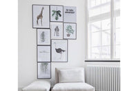 My Deer Art Shopは、「日常に、ほんの少しの物語を。」をコンセプトに、アートの持つ癒しと温もりを暮らしに届けるブランドです。愛らしい動物たちや幻想的な風景、心に残る言葉をモチーフに、イラストレーションやアートポスター、雑貨を展開。特に“鹿(Deer)”をブランドの象徴とし、静かで優しい世界観を大切にしています。ブランドの始まりは、自然と動物、そして小さな物語を描き続けてきたひとりのイラストレーターのアトリエでした。自身の描く作品が、見る人の心をそっと癒し、時には励ましになることを知り、2020年にMy Deer Art Shopとしてオンラインショップを立ち上げました。手に取った人が、作品に込められた物語やぬくもりを感じられるよう、一点一点に心を込めて制作しています。