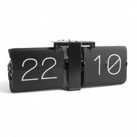 Karlsson(カールソン)は、オランダ発のデザインクロックブランドです。世界中のインテリアファンに愛されるその魅力は、洗練されたミニマルデザインとユニークな個性の融合にあります。シンプルでありながら存在感のあるデザインは、モダンな空間にも北欧風のインテリアにも自然に調和し、リビング、オフィス、カフェなど多様なシーンで活躍します。「時間を美しく飾る」をコンセプトに、Karlssonは毎年新たなデザイナーとのコラボレーションを通じて革新的なコレクションを展開。インテリア時計のトレンドをリードし続けています。高品質な素材と正確なクオーツムーブメントを採用し、見た目だけでなく実用性も兼ね備えたKarlssonの壁掛け時計・置き時計は、贈り物にも最適です。北欧インテリア、デザイン時計、おしゃれな壁掛け時計をお探しの方におすすめのブランドです。