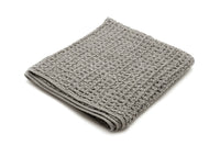 まるでベルギーワッフルのようにふっくらと織り上げたワッフルタオルです。格子状の凹凸によりリネンの様なさらっとした肌触りと"Garmentwash"(製品洗い)を施すことによる綿本来の自然な風合いと柔らかさをより一層味わっていただけます。リネンの様なさらっとした肌触りなのに綿100%。コンテックスは、100年以上の歴史をもつタオルの一大生産地今治で、安心・安全な生産加工を行っています。