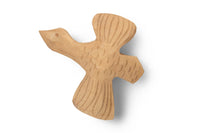 ファームリビングは、人生の対比を意識しながら、期待と夢の中で意味や快適さを追い求め、真の価値を感じる場所と自分らしさを実現できる空間を提供することを目指しています。デザインへの情熱と責任ある選択へのコミットメントから生まれた、誠実で心地よい製品や環境づくりを大切にしています。デンマーク・コペンハーゲンを拠点に、世界中の職人と協力し、スカンジナビアの考え方と世界の技術や伝統を融合させた製品を提供しています。柔らかなフォルム、豊かなテクスチャー、そして驚きのあるディテールで構成され、洗練された雰囲気の中にも意外性を感じさせるアイテムを揃えています。素材や製造過程から配送に至るまで、持続可能な未来を形作るために挑戦を続け、より責任ある選択をしやすくしています。ファームリビングは家具、アクセサリー、照明を通じ、あなた自身が心地よく感じる空間を作り出すお手伝いをします。