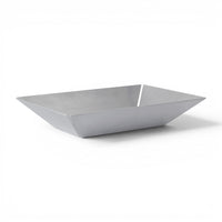 Ferm Living(ファームリビング)は、人生の対比を意識しながら、期待や夢の中で快適さと意味を追い求め、真の価値を感じられる空間を提供することを目指しています。デザインへの情熱と、環境や社会に配慮した責任ある選択を大切にし、誠実で心地よい製品や環境づくりに取り組んでいます。デンマーク・コペンハーゲンを拠点に、世界中の職人と協働し、スカンジナビアの思想と世界の技術・伝統を融合。柔らかなフォルムや豊かなテクスチャー、意外性のあるディテールを特徴とするコレクションは、洗練された美しさの中にも驚きと温かみをもたらします。素材選びから製造、配送まで持続可能性を意識し、より良い未来へ向けた選択を後押しします。家具、アクセサリー、照明を通じて、あなたらしく心地よい空間づくりをサポートします。