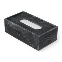 Ferm Living(ファームリビング)は、人生の対比を意識しながら、期待や夢の中で快適さと意味を追い求め、真の価値を感じられる空間を提供することを目指しています。デザインへの情熱と、環境や社会に配慮した責任ある選択を大切にし、誠実で心地よい製品や環境づくりに取り組んでいます。デンマーク・コペンハーゲンを拠点に、世界中の職人と協働し、スカンジナビアの思想と世界の技術・伝統を融合。柔らかなフォルムや豊かなテクスチャー、意外性のあるディテールを特徴とするコレクションは、洗練された美しさの中にも驚きと温かみをもたらします。素材選びから製造、配送まで持続可能性を意識し、より良い未来へ向けた選択を後押しします。家具、アクセサリー、照明を通じて、あなたらしく心地よい空間づくりをサポートします。