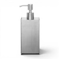 Ferm Living(ファームリビング)は、人生の対比を意識しながら、期待や夢の中で快適さと意味を追い求め、真の価値を感じられる空間を提供することを目指しています。デザインへの情熱と、環境や社会に配慮した責任ある選択を大切にし、誠実で心地よい製品や環境づくりに取り組んでいます。デンマーク・コペンハーゲンを拠点に、世界中の職人と協働し、スカンジナビアの思想と世界の技術・伝統を融合。柔らかなフォルムや豊かなテクスチャー、意外性のあるディテールを特徴とするコレクションは、洗練された美しさの中にも驚きと温かみをもたらします。素材選びから製造、配送まで持続可能性を意識し、より良い未来へ向けた選択を後押しします。家具、アクセサリー、照明を通じて、あなたらしく心地よい空間づくりをサポートします。