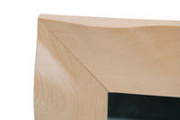 「BrosteCopenhagen」は1955年に設立された伝統的なデンマークのブランドです。キャンドルや食器や装飾品など昔からある物を尊重して、バランス良く現在のデザインを加え、今の生活に馴染む様な製品を作成しています。