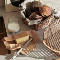 Broste Copenhagen(ブロステ・コペンハーゲン)は、1955年にデンマーク・コペンハーゲンで設立された、北欧デザインを代表するインテリアブランドのひとつです。創業以来、「暮らしに寄り添う上質なデザイン」をコンセプトに、自然から着想を得た柔らかな色彩や素材感を大切にしたコレクションを展開しています。トレンドに流されないタイムレスな美しさと実用性を兼ね備え、北欧ならではの穏やかで洗練された空間づくりをサポートします。クラフト感ある質感や素材選び、優れたディテールにより、住まいに心地よさと個性をもたらします。スカンジナビアの自然と都市生活を調和させるデザイン哲学のもと、Broste Copenhagenは現代的なライフスタイルに溶け込みながら、感性豊かな空間を演出します。北欧らしい温もりと美しさを取り入れたい方に、長く愛されるブランドです。