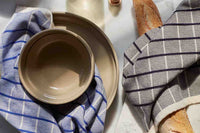 Broste Copenhagen(ブロステ・コペンハーゲン)は、1955年にデンマーク・コペンハーゲンで設立された、北欧デザインを代表するインテリアブランドのひとつです。創業以来、「暮らしに寄り添う上質なデザイン」をコンセプトに、自然から着想を得た柔らかな色彩や素材感を大切にしたコレクションを展開しています。トレンドに流されないタイムレスな美しさと実用性を兼ね備え、北欧ならではの穏やかで洗練された空間づくりをサポートします。クラフト感ある質感や素材選び、優れたディテールにより、住まいに心地よさと個性をもたらします。スカンジナビアの自然と都市生活を調和させるデザイン哲学のもと、Broste Copenhagenは現代的なライフスタイルに溶け込みながら、感性豊かな空間を演出します。北欧らしい温もりと美しさを取り入れたい方に、長く愛されるブランドです。