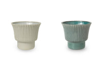 「BrosteCopenhagen」は1955年に設立された伝統的なデンマークのブランドです。キャンドルや食器や装飾品など昔からある物を尊重して、バランス良く現在のデザインを加え、今の生活に馴染む様な製品を作成しています。