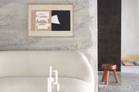 Atelier Cph(アトリエ・シーピーエイチ)は、デンマーク・コペンハーゲンを拠点とするデザインスタジオ兼アートブランドです。ミニマルで構築的なビジュアルを特徴とし、抽象アートやコラージュを中心としたアートポスターを多数手がけています。北欧デザインらしい洗練された感性とバランスの取れた構成美が魅力で、リビング、寝室、書斎、オフィスなど、あらゆる空間に調和と静けさをもたらします。幾何学的なモチーフを用いたアートは、ギャラリーウォールやモダンインテリアのアクセントにも最適。高品質な紙と印刷による仕上がりで、インテリアとしての完成度も高く評価されています。北欧アートポスター、現代アート、ミニマルデザイン、韓国インテリアなど、幅広いスタイルにマッチするスタイリッシュなアートを探している方におすすめです。