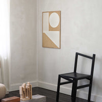 Atelier Cph(アトリエ・シーピーエイチ)は、デンマーク・コペンハーゲンを拠点とするデザインスタジオ兼アートブランドです。ミニマルで構築的なビジュアルを特徴とし、抽象アートやコラージュを中心としたアートポスターを多数手がけています。北欧デザインらしい洗練された感性とバランスの取れた構成美が魅力で、リビング、寝室、書斎、オフィスなど、あらゆる空間に調和と静けさをもたらします。幾何学的なモチーフを用いたアートは、ギャラリーウォールやモダンインテリアのアクセントにも最適。高品質な紙と印刷による仕上がりで、インテリアとしての完成度も高く評価されています。北欧アートポスター、現代アート、ミニマルデザイン、韓国インテリアなど、幅広いスタイルにマッチするスタイリッシュなアートを探している方におすすめです。