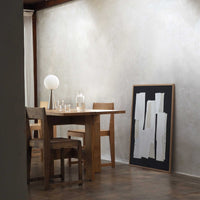 Atelier Cph(アトリエ・シーピーエイチ)は、デンマーク・コペンハーゲンを拠点とするデザインスタジオ兼アートブランドです。ミニマルで構築的なビジュアルを特徴とし、抽象アートやコラージュを中心としたアートポスターを多数手がけています。北欧デザインらしい洗練された感性とバランスの取れた構成美が魅力で、リビング、寝室、書斎、オフィスなど、あらゆる空間に調和と静けさをもたらします。幾何学的なモチーフを用いたアートは、ギャラリーウォールやモダンインテリアのアクセントにも最適。高品質な紙と印刷による仕上がりで、インテリアとしての完成度も高く評価されています。北欧アートポスター、現代アート、ミニマルデザイン、韓国インテリアなど、幅広いスタイルにマッチするスタイリッシュなアートを探している方におすすめです。