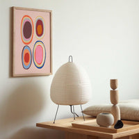 Atelier Cph(アトリエ・シーピーエイチ)は、デンマーク・コペンハーゲンを拠点とするデザインスタジオ兼アートブランドです。ミニマルで構築的なビジュアルを特徴とし、抽象アートやコラージュを中心としたアートポスターを多数手がけています。北欧デザインらしい洗練された感性とバランスの取れた構成美が魅力で、リビング、寝室、書斎、オフィスなど、あらゆる空間に調和と静けさをもたらします。幾何学的なモチーフを用いたアートは、ギャラリーウォールやモダンインテリアのアクセントにも最適。高品質な紙と印刷による仕上がりで、インテリアとしての完成度も高く評価されています。北欧アートポスター、現代アート、ミニマルデザイン、韓国インテリアなど、幅広いスタイルにマッチするスタイリッシュなアートを探している方におすすめです。