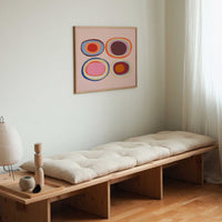 Atelier Cph(アトリエ・シーピーエイチ)は、デンマーク・コペンハーゲンを拠点とするデザインスタジオ兼アートブランドです。ミニマルで構築的なビジュアルを特徴とし、抽象アートやコラージュを中心としたアートポスターを多数手がけています。北欧デザインらしい洗練された感性とバランスの取れた構成美が魅力で、リビング、寝室、書斎、オフィスなど、あらゆる空間に調和と静けさをもたらします。幾何学的なモチーフを用いたアートは、ギャラリーウォールやモダンインテリアのアクセントにも最適。高品質な紙と印刷による仕上がりで、インテリアとしての完成度も高く評価されています。北欧アートポスター、現代アート、ミニマルデザイン、韓国インテリアなど、幅広いスタイルにマッチするスタイリッシュなアートを探している方におすすめです。