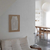 Atelier Cph(アトリエ・シーピーエイチ)は、デンマーク・コペンハーゲンを拠点とするデザインスタジオ兼アートブランドです。ミニマルで構築的なビジュアルを特徴とし、抽象アートやコラージュを中心としたアートポスターを多数手がけています。北欧デザインらしい洗練された感性とバランスの取れた構成美が魅力で、リビング、寝室、書斎、オフィスなど、あらゆる空間に調和と静けさをもたらします。幾何学的なモチーフを用いたアートは、ギャラリーウォールやモダンインテリアのアクセントにも最適。高品質な紙と印刷による仕上がりで、インテリアとしての完成度も高く評価されています。北欧アートポスター、現代アート、ミニマルデザイン、韓国インテリアなど、幅広いスタイルにマッチするスタイリッシュなアートを探している方におすすめです。