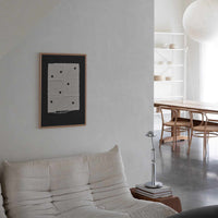 Atelier Cph(アトリエ・シーピーエイチ)は、デンマーク・コペンハーゲンを拠点とするデザインスタジオ兼アートブランドです。ミニマルで構築的なビジュアルを特徴とし、抽象アートやコラージュを中心としたアートポスターを多数手がけています。北欧デザインらしい洗練された感性とバランスの取れた構成美が魅力で、リビング、寝室、書斎、オフィスなど、あらゆる空間に調和と静けさをもたらします。幾何学的なモチーフを用いたアートは、ギャラリーウォールやモダンインテリアのアクセントにも最適。高品質な紙と印刷による仕上がりで、インテリアとしての完成度も高く評価されています。北欧アートポスター、現代アート、ミニマルデザイン、韓国インテリアなど、幅広いスタイルにマッチするスタイリッシュなアートを探している方におすすめです。