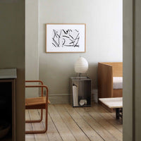 Atelier Cph(アトリエ・シーピーエイチ)は、デンマーク・コペンハーゲンを拠点とするデザインスタジオ兼アートブランドです。ミニマルで構築的なビジュアルを特徴とし、抽象アートやコラージュを中心としたアートポスターを多数手がけています。北欧デザインらしい洗練された感性とバランスの取れた構成美が魅力で、リビング、寝室、書斎、オフィスなど、あらゆる空間に調和と静けさをもたらします。幾何学的なモチーフを用いたアートは、ギャラリーウォールやモダンインテリアのアクセントにも最適。高品質な紙と印刷による仕上がりで、インテリアとしての完成度も高く評価されています。北欧アートポスター、現代アート、ミニマルデザイン、韓国インテリアなど、幅広いスタイルにマッチするスタイリッシュなアートを探している方におすすめです。