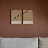 Atelier Cph(アトリエ・シーピーエイチ)は、デンマーク・コペンハーゲンを拠点とするデザインスタジオ兼アートブランドです。ミニマルで構築的なビジュアルを特徴とし、抽象アートやコラージュを中心としたアートポスターを多数手がけています。北欧デザインらしい洗練された感性とバランスの取れた構成美が魅力で、リビング、寝室、書斎、オフィスなど、あらゆる空間に調和と静けさをもたらします。幾何学的なモチーフを用いたアートは、ギャラリーウォールやモダンインテリアのアクセントにも最適。高品質な紙と印刷による仕上がりで、インテリアとしての完成度も高く評価されています。北欧アートポスター、現代アート、ミニマルデザイン、韓国インテリアなど、幅広いスタイルにマッチするスタイリッシュなアートを探している方におすすめです。