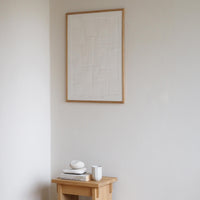 Atelier Cph(アトリエ・シーピーエイチ)は、デンマーク・コペンハーゲンを拠点とするデザインスタジオ兼アートブランドです。ミニマルで構築的なビジュアルを特徴とし、抽象アートやコラージュを中心としたアートポスターを多数手がけています。北欧デザインらしい洗練された感性とバランスの取れた構成美が魅力で、リビング、寝室、書斎、オフィスなど、あらゆる空間に調和と静けさをもたらします。幾何学的なモチーフを用いたアートは、ギャラリーウォールやモダンインテリアのアクセントにも最適。高品質な紙と印刷による仕上がりで、インテリアとしての完成度も高く評価されています。北欧アートポスター、現代アート、ミニマルデザイン、韓国インテリアなど、幅広いスタイルにマッチするスタイリッシュなアートを探している方におすすめです。