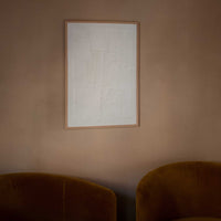 Atelier Cph(アトリエ・シーピーエイチ)は、デンマーク・コペンハーゲンを拠点とするデザインスタジオ兼アートブランドです。ミニマルで構築的なビジュアルを特徴とし、抽象アートやコラージュを中心としたアートポスターを多数手がけています。北欧デザインらしい洗練された感性とバランスの取れた構成美が魅力で、リビング、寝室、書斎、オフィスなど、あらゆる空間に調和と静けさをもたらします。幾何学的なモチーフを用いたアートは、ギャラリーウォールやモダンインテリアのアクセントにも最適。高品質な紙と印刷による仕上がりで、インテリアとしての完成度も高く評価されています。北欧アートポスター、現代アート、ミニマルデザイン、韓国インテリアなど、幅広いスタイルにマッチするスタイリッシュなアートを探している方におすすめです。