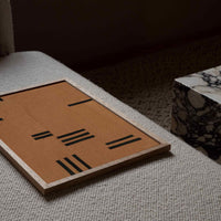 Atelier Cph(アトリエ・シーピーエイチ)は、デンマーク・コペンハーゲンを拠点とするデザインスタジオ兼アートブランドです。ミニマルで構築的なビジュアルを特徴とし、抽象アートやコラージュを中心としたアートポスターを多数手がけています。北欧デザインらしい洗練された感性とバランスの取れた構成美が魅力で、リビング、寝室、書斎、オフィスなど、あらゆる空間に調和と静けさをもたらします。幾何学的なモチーフを用いたアートは、ギャラリーウォールやモダンインテリアのアクセントにも最適。高品質な紙と印刷による仕上がりで、インテリアとしての完成度も高く評価されています。北欧アートポスター、現代アート、ミニマルデザイン、韓国インテリアなど、幅広いスタイルにマッチするスタイリッシュなアートを探している方におすすめです。