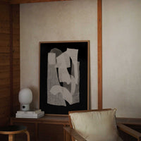 ATELIER CPHはデンマークのクリエイティブスタジオです。"トレンド予報のSARA"と"アートディレクターのMANDY"によって2012年に設立され、革新的なアイテムを発表しています。こちらのポスターコレクションは、生地を異なる抽象的な形と幾何学的な形にカットし、布のテクスチャを感じられる様にデンマークの写真家"Jonas"によってHasselbladのカメラで撮影されています。これらは、コペンハーゲン中心部の古いビスケット工場で作成されています。