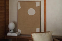 Atelier Cph(アトリエ・シーピーエイチ)は、デンマーク・コペンハーゲンを拠点とするデザインスタジオ兼アートブランドです。ミニマルで構築的なビジュアルを特徴とし、抽象アートやコラージュを中心としたアートポスターを多数手がけています。北欧デザインらしい洗練された感性とバランスの取れた構成美が魅力で、リビング、寝室、書斎、オフィスなど、あらゆる空間に調和と静けさをもたらします。幾何学的なモチーフを用いたアートは、ギャラリーウォールやモダンインテリアのアクセントにも最適。高品質な紙と印刷による仕上がりで、インテリアとしての完成度も高く評価されています。北欧アートポスター、現代アート、ミニマルデザイン、韓国インテリアなど、幅広いスタイルにマッチするスタイリッシュなアートを探している方におすすめです。