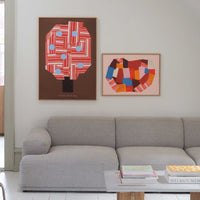 Atelier Cph(アトリエ・シーピーエイチ)は、デンマーク・コペンハーゲンを拠点とするデザインスタジオ兼アートブランドです。ミニマルで構築的なビジュアルを特徴とし、抽象アートやコラージュを中心としたアートポスターを多数手がけています。北欧デザインらしい洗練された感性とバランスの取れた構成美が魅力で、リビング、寝室、書斎、オフィスなど、あらゆる空間に調和と静けさをもたらします。幾何学的なモチーフを用いたアートは、ギャラリーウォールやモダンインテリアのアクセントにも最適。高品質な紙と印刷による仕上がりで、インテリアとしての完成度も高く評価されています。北欧アートポスター、現代アート、ミニマルデザイン、韓国インテリアなど、幅広いスタイルにマッチするスタイリッシュなアートを探している方におすすめです。