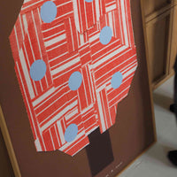 Atelier Cph(アトリエ・シーピーエイチ)は、デンマーク・コペンハーゲンを拠点とするデザインスタジオ兼アートブランドです。ミニマルで構築的なビジュアルを特徴とし、抽象アートやコラージュを中心としたアートポスターを多数手がけています。北欧デザインらしい洗練された感性とバランスの取れた構成美が魅力で、リビング、寝室、書斎、オフィスなど、あらゆる空間に調和と静けさをもたらします。幾何学的なモチーフを用いたアートは、ギャラリーウォールやモダンインテリアのアクセントにも最適。高品質な紙と印刷による仕上がりで、インテリアとしての完成度も高く評価されています。北欧アートポスター、現代アート、ミニマルデザイン、韓国インテリアなど、幅広いスタイルにマッチするスタイリッシュなアートを探している方におすすめです。